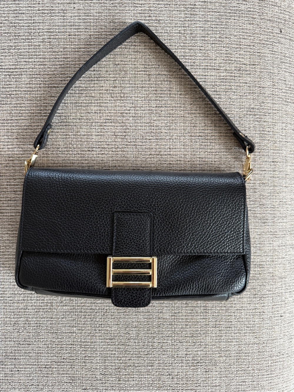 Divina Firenzi made in Italy Black Pebbled leather crossbody & shoulder bag